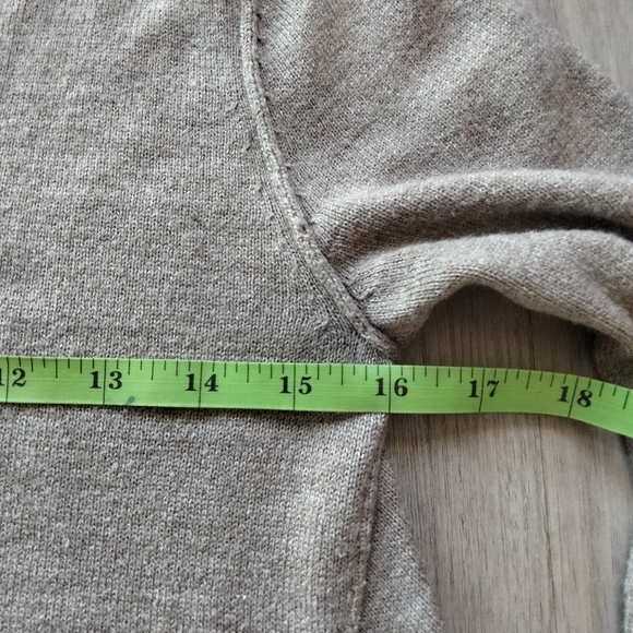 New York & Company Brown V-Neck Long Sleeve Asymmetrical Oversized Sweater Sz XS - Picture 5 of 7